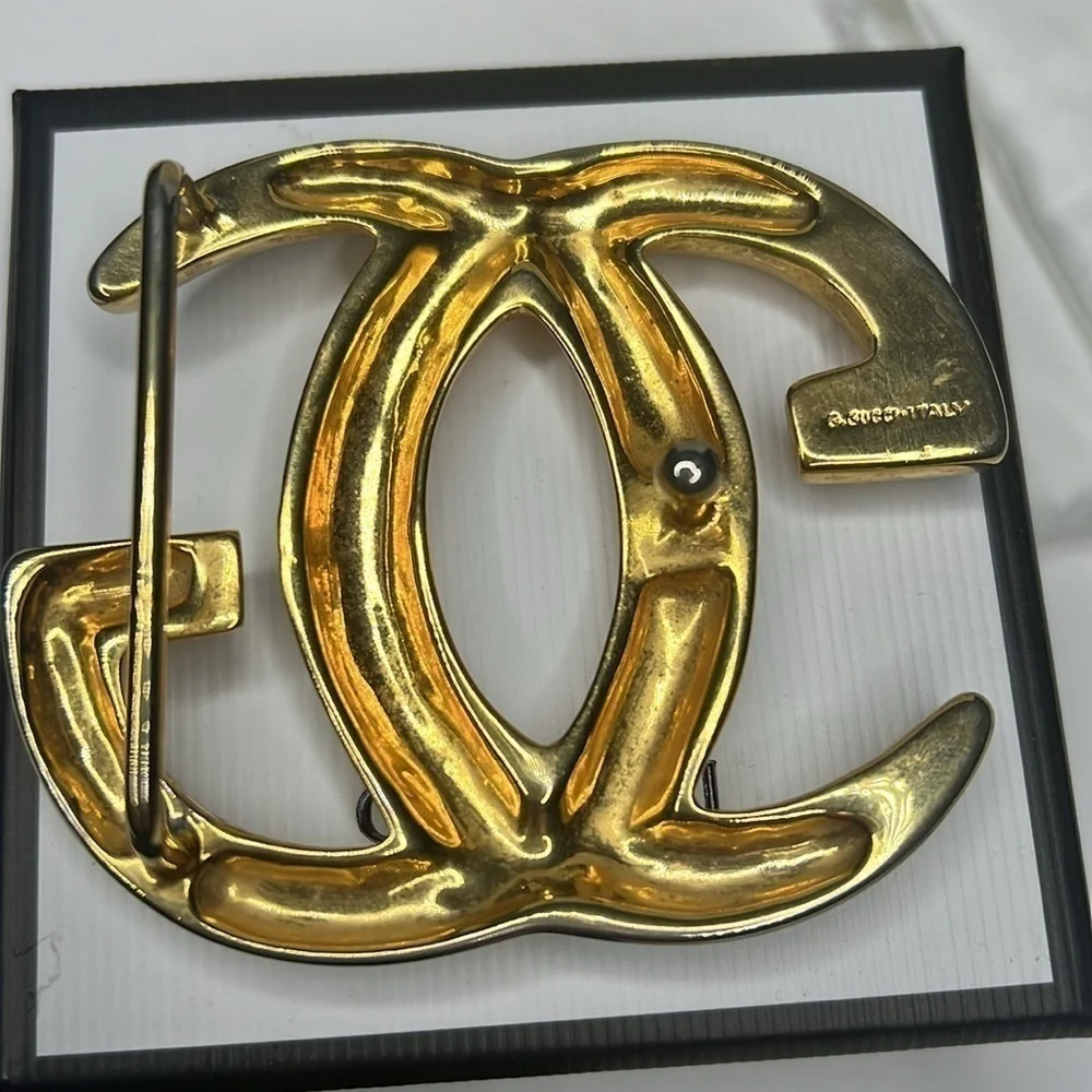 Gucci Large 3” Goldtone Belt Buckle With Bag and Box